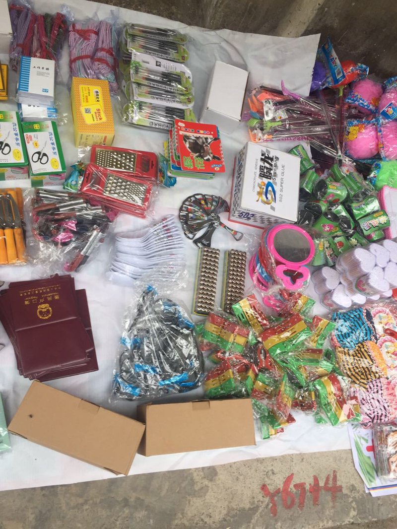 饰品批发货源市场洞察:拥抱多元化潮流